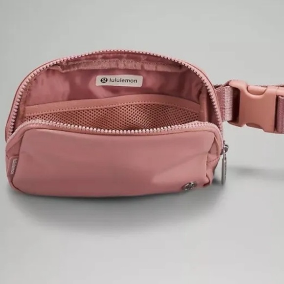 Lululemon everywhere belt bag Pink Pastel NWT - Picture 9 of 9